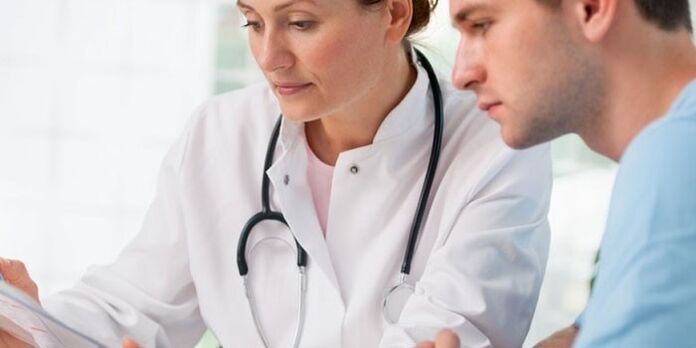 consultație cu un medic pentru cistita